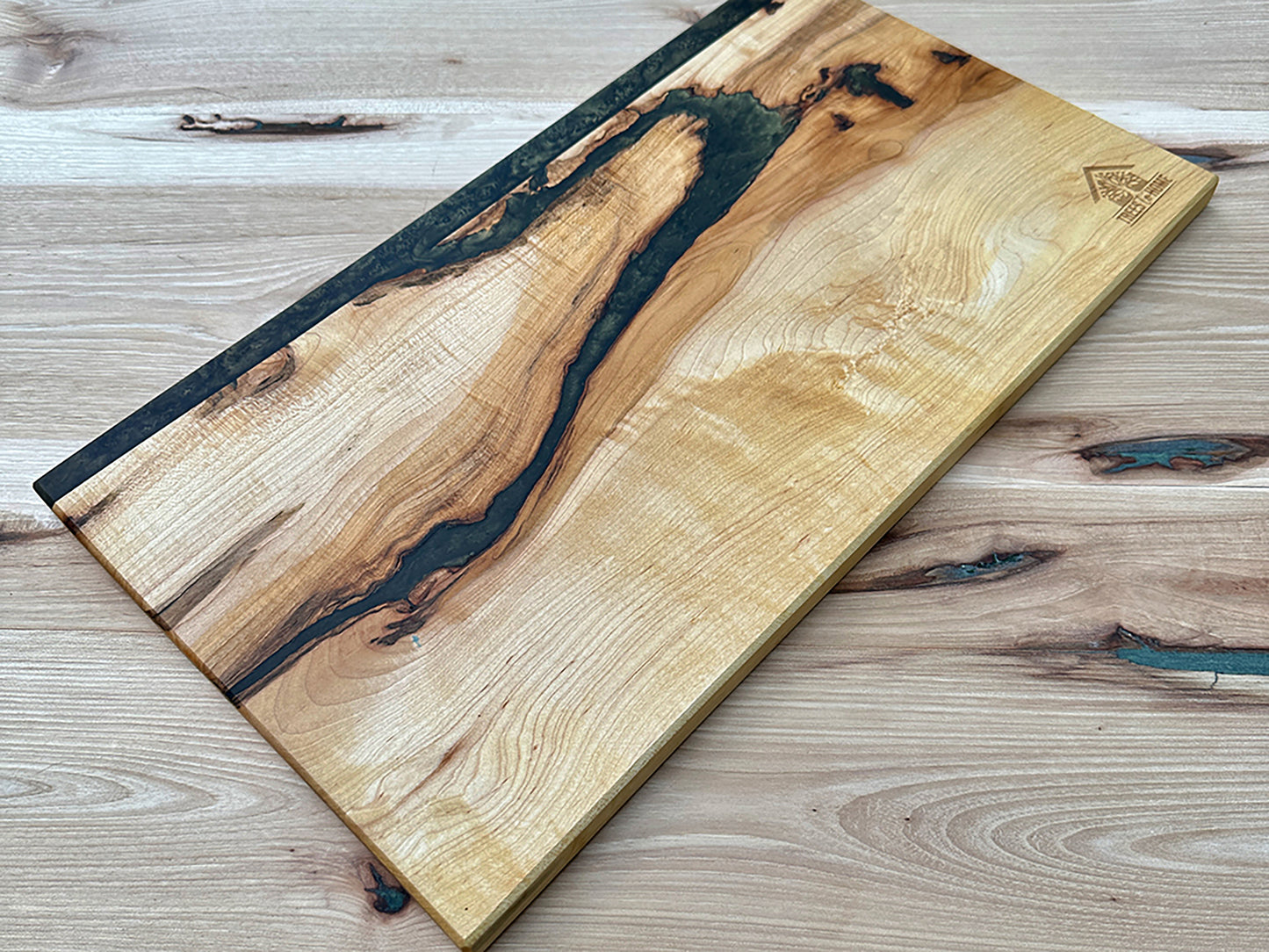 Amazing Hickory Wood Epoxy Cutting Board