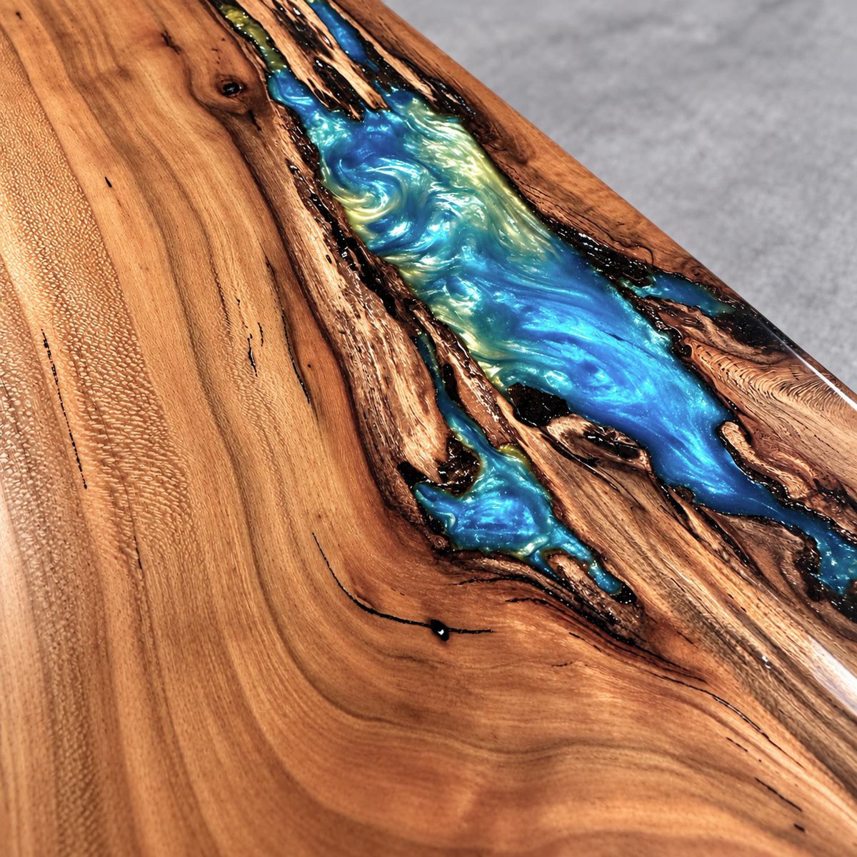Hidden Lagoon – Handcrafted Wood & Epoxy Art